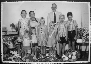 Bert en Mathilda van Brussel-Lang met kleinkinderen